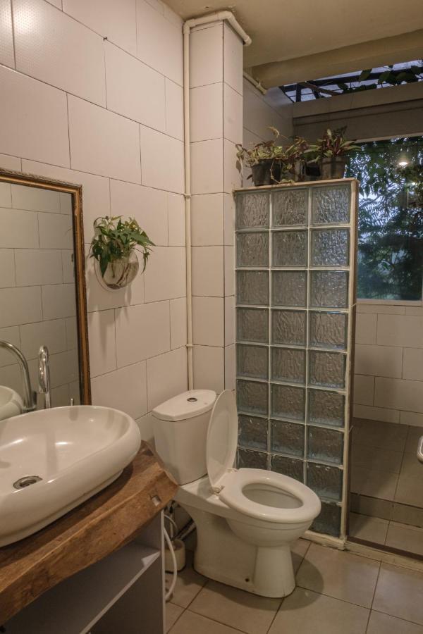 Ruth'S Bed & Breakfast Lembang Zewnętrze zdjęcie